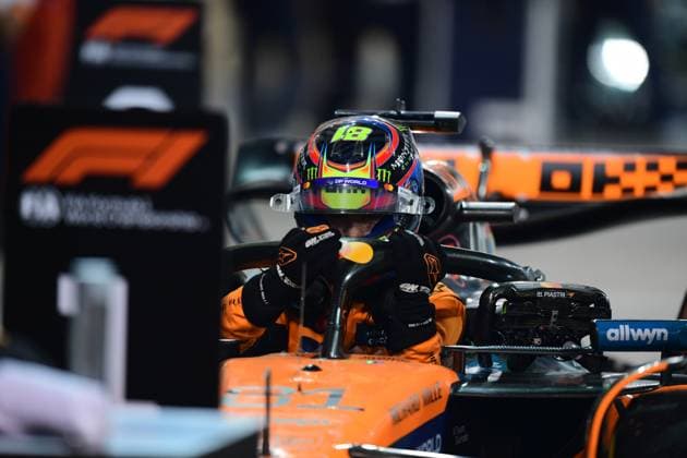 F1 Grand Prix of Bahrain Oscar Piastri of the McLaren F1 Team celebrates on the podium during the race of the Bahrain GP, the 4th round of the Formula 1 World Championship, WM, Weltmeisterschaft at the Bahrain International Circuit in Sakhir, Bahrain, on April 13, 2025. Sakhir Bahrain  Copyright: xAndreaxDiodatox originalFilename:diodato-f1bahrai250413_nplmA.jpg