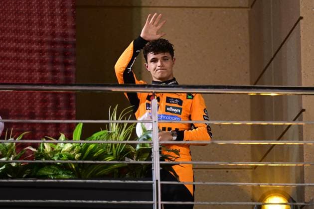 F1 Grand Prix of Bahrain Lando Norris of the McLaren F1 Team celebrates on the podium during the race of the Bahrain GP, the 4th round of the Formula 1 World Championship, WM, Weltmeisterschaft at the Bahrain International Circuit in Sakhir, Bahrain, on April 13, 2025. Sakhir Bahrain  Copyright: xAndreaxDiodatox originalFilename:diodato-f1bahrai250413_npHPu.jpg
