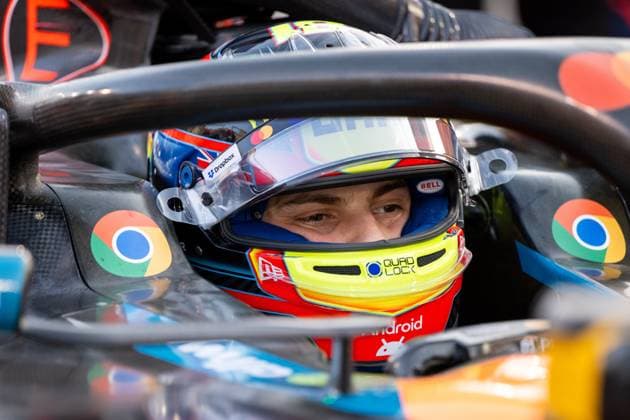 Oscar Piastri McLaren Formula 1 Team, Australia, 81 in cockpit on grid, BAH, Formula 1 World Championship, Gulf Air Grand Prix of Bahrain, Bahrain International Circuit, Race, 2025 season, 13 04 2025 BAH, Formula 1 World Championship, Gulf Air Grand Prix of Bahrain, Bahrain International Circuit, Race, 2025 season, 13 04 2025 Sakhir Copyright: xEibner-Pressefoto Memmlerx EP_MMR
