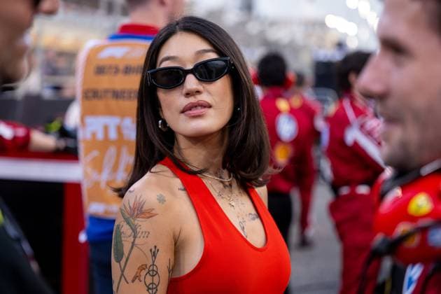 Peggy Gou musician, singer on the grid, BAH, Formula 1 World Championship, Gulf Air Grand Prix of Bahrain, Bahrain International Circuit, race, 2025 season, 13 04 2025 BAH, Formula 1 World Championship, Gulf Air Grand Prix of Bahrain, Bahrain International Circuit, race, 2025 season, 13 04 2025 Sakhir Copyright: xEibner-Pressefoto Memmlerx EP_MMR