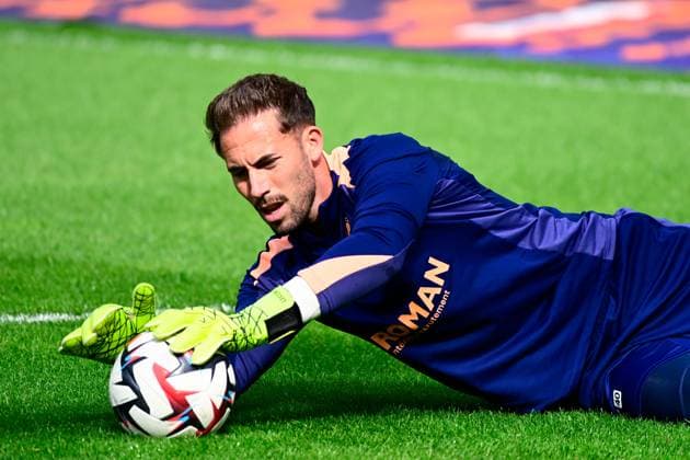 FOOTBALL : Angers vs Montpellier - Ligue 1 - 13 04 2025 Benjamin LECOMTE( 40 - Montpellier ) warms up prior to the Ligue 1 match between Angers SCO and Montpellier HSC at Stade Raymond Kopa on April 13, 2025 in Angers, France. ( Photo by Dante Badano PsnewZ ) - AngersFrance  Copyright: xDantexBadanox