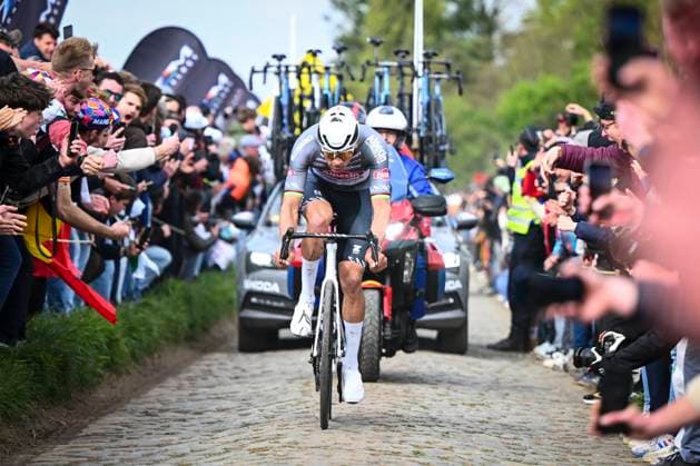 Paris Roubaix 2025 Cycling Race Roubaix, France - April 13 : Van Der Poel Mathieu (NED) of Alpecin - Deceuninck during the 122nd edition of Paris Roubaix an UCI World Tour cycling race for Men Elite of 259,7 kms with start in Compiegne and finish at the Velodrome Andre-Petrieux in Roubaix on April 13, 2025 in Roubaix, France, 13 04 2025 ( Motordriver Kenny Verfaillie - Roubaix France  Copyright: xVincentxKalutx