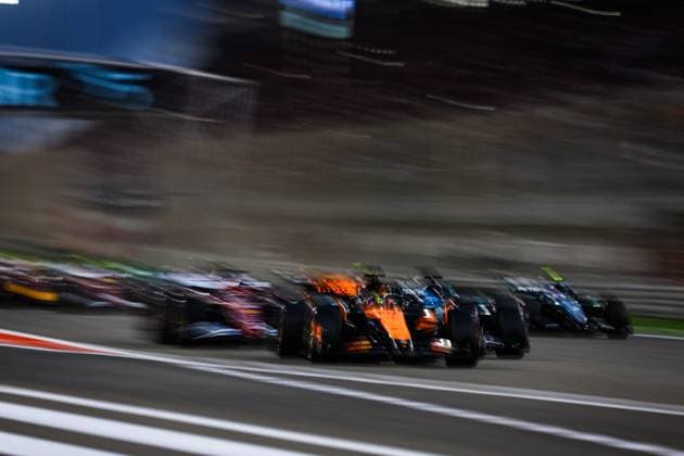 F1 - BAHRAIN GRAND PRIX 2025 Start of the race: 81 PIASTRI Oscar (aus), McLaren F1 Team MCL39, 16 LECLERC Charles (mco), Scuderia Ferrari SF-25, 63 RUSSELL George (gbr), Mercedes AMG F1 Team W16, action, during the Formula 1 Gulf Bahrain Grand Prix 2025, 4th round of the 2025 FIA Formula One World Championship, WM, Weltmeisterschaft from April 11 to 13, 2025 on the Bahrain International Circuit, in Sakhir, Bahrain - SakhirBahrain Copyright: xFLORENTxGOODENx