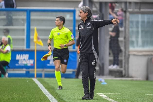 Head Coach Filippo Inzaghi (Pisa) during AC Reggiana vs AC Pisa, Italian soccer Serie B match in Reggio Emilia, Italy, April 12 2025  Copyright: xFabioxFagiolini IPAxSportx xipa-agency.netx xx IPA_56493099 IPA_Agency_IPA56493099