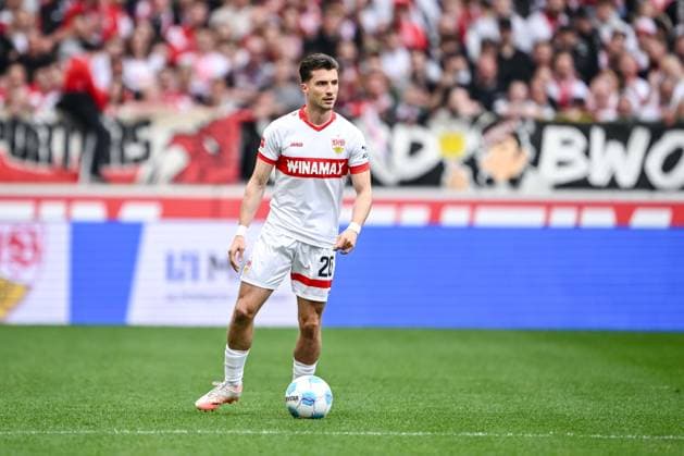 Leonidas Stergiou VfB Stuttgart in action, on the ball, single action during the Bundesliga 1 match between VfB Stuttgart and SV Werder Bremen, MHPArena Stuttgart on April 13, 2025 in Stuttgart, Germany Photo by Harry Langer DeFodi Images Leonidas Stergiou VfB Stuttgart controls the Ball during the Bundesliga match between VfB Stuttgart and SV Werder Bremen at MHPArena Stuttgart on April 13, 2025 in Stuttgart, Germany Photo by Harry Langer DeFodi Images DFL regulations prohibit any use of photographs as image sequences and or quasi video Photo by Harry Langer DeFodi Images DFL regulations prohibit any use of photographs as image sequences and or quasi video