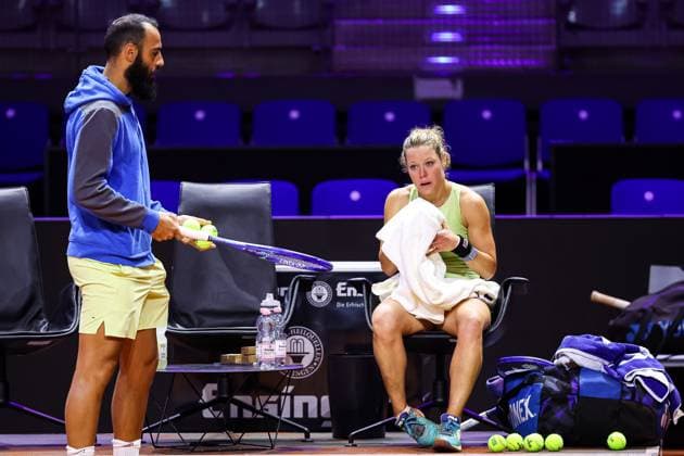 Laura Siegemund training on the center court Here with her coach Antonio Zucca GER, Porsche Tennis Grand Prix GP Stuttgart 2025, WTA500, 14 04 2025 GER, Porsche Tennis Grand Prix GP Stuttgart 2025, WTA500, 14 04 2025 Stuttgart Copyright: xEibner-Pressefoto RogerxBuerkex EP
