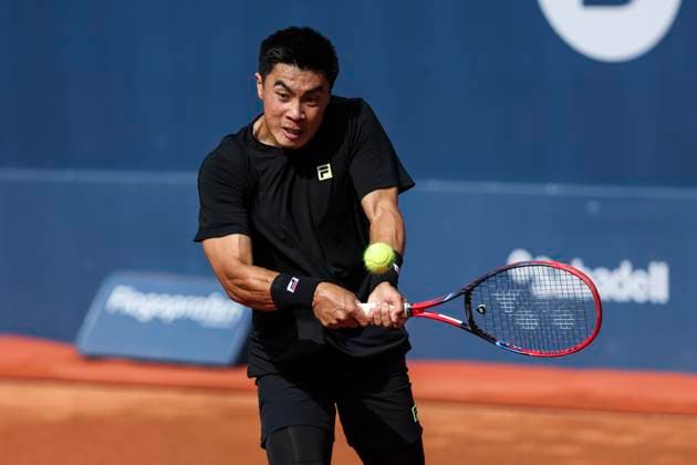 April 14, 2025, Barcelona, Barcelona, Spain: Brandon Nakashima of United States plays Pedro Martinez of Spain in first round match during the third day of the Barcelona Open Banc Sabadell 2025 at Real Club de Tenis Barcelona on April 14, 2025 in Barcelona, Spain. Barcelona Spain - ZUMAa181 20250414_zaa_a181_010 Copyright: xJavierxBorregox