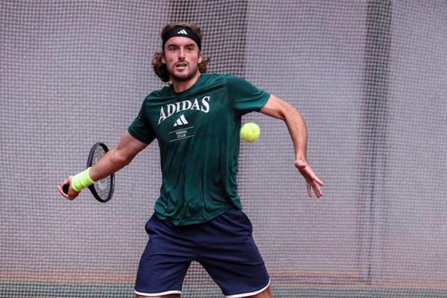 April 14, 2025, Barcelona, Barcelona, Spain: Stefanos Tsitsipas of Greece during training on day three of the Barcelona Open Banc Sabadell 2025 at Real Club De Tenis Barcelona on April 14, 2025 in Barcelona, Spain. Barcelona Spain - ZUMAa181 20250414_zaa_a181_059 Copyright: xJavierxBorregox