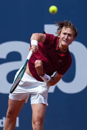 Sabadell Open Banc - 72 Conde de Godo Trophy in Barcelona, Spain. Sabadell Open Banc - 72 Conde de Godo Trophy. Sabadell Open Banc match between Matteo Arnaldi (ITA) and Sebastian Korda (USA) in Real Club de Tennis, Barcelona, Spain, on April 14, 2025. Joan Gosa 2025 Xinhua 2025. Barcelona Real Club de Tennis Barcelona Spain
