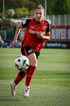 Womens Soccer Bundesliga Bayer 04 Leverkusen 1 FC Köln, 14 04 2025 Melissa Friedrich Bayer 04 Leverkusen, 3 Bayer 04 Leverkusen 1 FC Köln on matchday 19 of the Google Pixel Womens Bundesliga on 14 04 2025 at the Ulrich Haberland Stadium in Leverkusen North Rhine-Westphalia DFL REGULATIONS PROHIBIT ANY USE OF PHOTOGRAPHS AS IMAGE SEQUENCES AND OR QUASI VIDEO Copyright: xBEAUTIFULxSPORTS AxelxKohringx