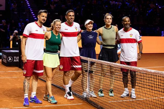 Tennis, WTA tournament in Stuttgart, show act Kick and Serve VFB Stuttgart meets Porsche