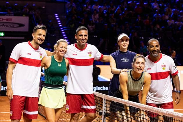 Show act Kick and Serve VFB Stuttgart meets Porsche Tennis Zdravko Kuzmanovic, Laura Siegemund, Fernando Meira, Eva Lys, Andrea Petkovic, Cacau GER, Porsche Tennis Grand Prix GP Stuttgart 2025, WTA500, 14 04 2025 GER, Porsche Tennis Grand Prix GP Stuttgart 2025, WTA500, 14 04 2025 Stuttgart Copyright: xEibner-Pressefoto RogerxBuerkex EP