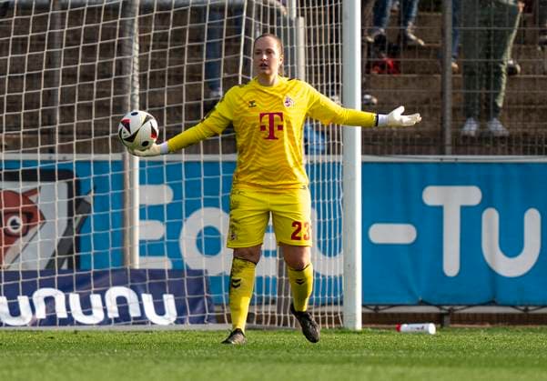 Aurora Mikalsen 1 FC Koeln, 23 14 04 2025, Bayer Leverkusen 1 FC Köln, Fußball, Google Pixel Frauen Bundesliga, GER, Leverkusen, Ulrich Haberland Stadion, Saison 24 25, 19 Spieltag DFL regulations prohibit any use of photographs as image sequences and or quasi video Copyright: HMBxMedia xMarcoxBader
