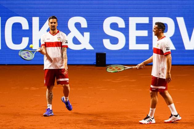 Show act Kick and Serve VFB Stuttgart meets Porsche Tennis Zdravko Kuzmanovic, Fernando Meira, have fun clapping off GER, Porsche Tennis Grand Prix GP Stuttgart 2025, WTA500, 14 04 2025 GER, Porsche Tennis Grand Prix GP Stuttgart 2025, WTA500, 14 04 2025 Stuttgart Copyright: xEibner-Pressefoto RogerxBuerkex EP