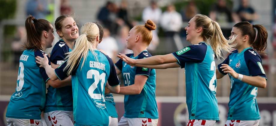 Womens Soccer Bundesliga Bayer 04 Leverkusen 1 FC Köln, 14 04 2025 The Cologne women celebrating the goal after the goal of the Cologne women around the goal scorer to 0 1, Taylor Ziemer 1 FC Köln, 18 Bayer 04 Leverkusen 1 FC Köln on matchday 19 of the Google Pixel Womens Bundesliga on 14 04 2025 at the Ulrich Haberland Stadium in Leverkusen North Rhine-Westphalia DFL REGULATIONS PROHIBIT ANY USE OF PHOTOGRAPHS AS IMAGE SEQUENCES AND OR QUASI VIDEO Copyright: xBEAUTIFULxSPORTS AxelxKohringx