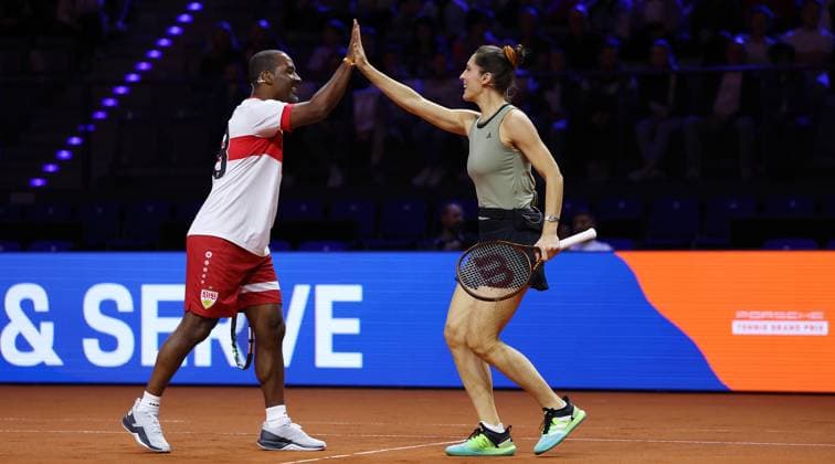 Stuttgart , Porsche Tennis Grand Prix , Doubles Mixed Showevent, f l Cacau and Andrea Petkovic
