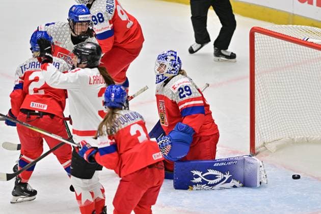 Goalkeeper Klara Peslarova (CZE) get a goal (0:1) during the IIHF Women s World Championship, WM, Weltmeisterschaft Group A, match Czechia vs Canada, in Ceske Budejovice, Czech Republic, on April 14, 2025. (CTKxPhoto VaclavxPancer) CTKPhotoP2025041406793  CTKPhotoP2025041406793