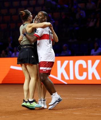 Stuttgart , Porsche Tennis Grand Prix , Doubles Mixed Showevent, f l Andrea Petkovic , Eva Lys and Cacau celebrate the victory