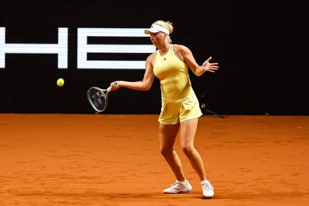 in the picture Clara Tauson DEN Anastasia Potapova vs Clara Tauson DEN GER, Porsche Tennis Grand Prix GP Stuttgart 2025, WTA500, 14 04 2025 GER, Porsche Tennis Grand Prix GP Stuttgart 2025, WTA500, 14 04 2025 Stuttgart Copyright: xEibner-Pressefoto RogerxBuerkex EP