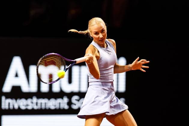 in the picture Anastasia Potapova Anastasia Potapova vs Clara Tauson DEN GER, Porsche Tennis Grand Prix GP Stuttgart 2025, WTA500, 14 04 2025 GER, Porsche Tennis Grand Prix GP Stuttgart 2025, WTA500, 14 04 2025 Stuttgart Copyright: xEibner-Pressefoto RogerxBuerkex EP
