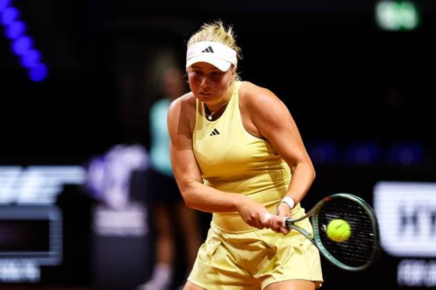 in the picture Clara Tauson DEN Anastasia Potapova vs Clara Tauson DEN GER, Porsche Tennis Grand Prix GP Stuttgart 2025, WTA500, 14 04 2025 GER, Porsche Tennis Grand Prix GP Stuttgart 2025, WTA500, 14 04 2025 Stuttgart Copyright: xEibner-Pressefoto RogerxBuerkex EP