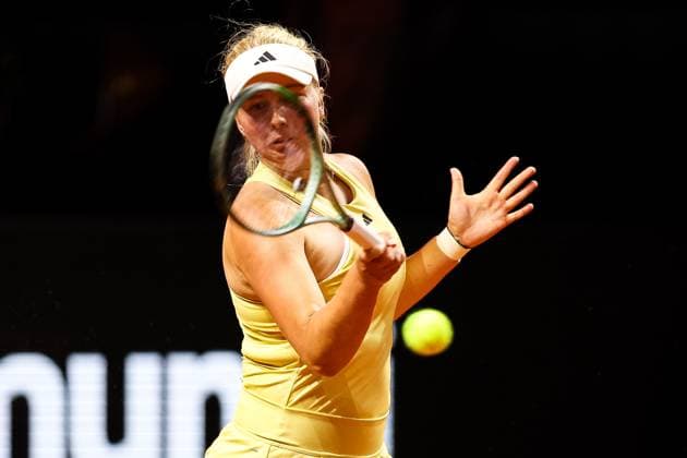 in the picture Clara Tauson DEN Anastasia Potapova vs Clara Tauson DEN GER, Porsche Tennis Grand Prix GP Stuttgart 2025, WTA500, 14 04 2025 GER, Porsche Tennis Grand Prix GP Stuttgart 2025, WTA500, 14 04 2025 Stuttgart Copyright: xEibner-Pressefoto RogerxBuerkex EP