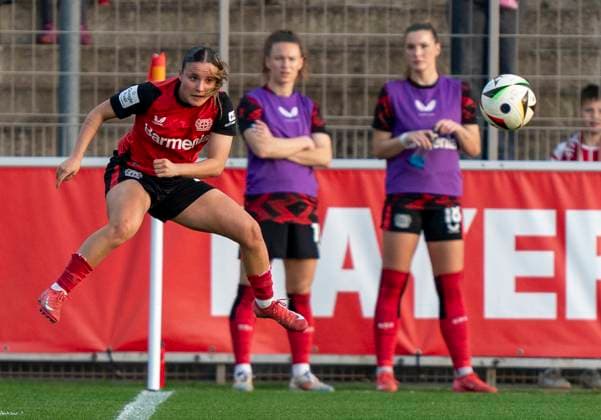 Estrella Merino Gonzalez Bayer 04 Leverkusen, 20 14 04 2025, Bayer Leverkusen 1 FC Köln, Fußball, Google Pixel Frauen Bundesliga, GER, Leverkusen, Ulrich Haberland Stadion, Saison 24 25, 19 Spieltag DFL regulations prohibit any use of photographs as image sequences and or quasi video Copyright: HMBxMedia xMarcoxBader