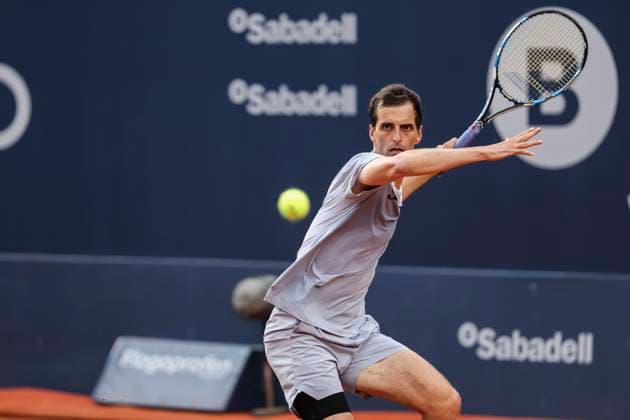 April 14, 2025, Barcelona, Barcelona, Spain: Albert Ramos-Vinolas of Spain in actions against Holge Rune of Denmark during the first round tennis match of the Barcelona Open Banc Sabadell - Conde Godo 2025 Day 1 at Real Club De Tenis Barcelona on April 14, 2025 in Barcelona, Spain. Barcelona Spain - ZUMAa181 20250414_zaa_a181_090 Copyright: xJavierxBorregox