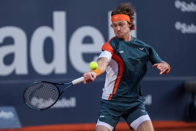April 14, 2025, Barcelona, Barcelona, Spain: Andrey Rublev of Russia in actions against Albert Jesper De Jong of Netherlands during the first round tennis match of the Barcelona Open Banc Sabadell - Conde Godo 2025 Day 1 at Real Club De Tenis Barcelona on April 14, 2025 in Barcelona, Spain. Barcelona Spain - ZUMAa181 20250414_zaa_a181_114 Copyright: xJavierxBorregox