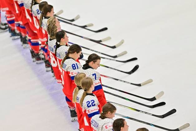 Czech players are seen after lost of the IIHF Women s World Championship, WM, Weltmeisterschaft Group A, match Czechia vs Canada, in Ceske Budejovice, Czech Republic, on April 14, 2025. (CTKxPhoto VaclavxPancer) CTKPhotoP2025041407725  CTKPhotoP2025041407725