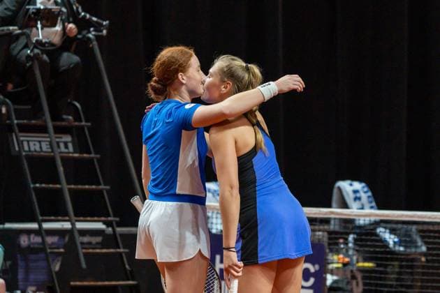 Friendly embrace also for Nastasja Schunk and Ella Seidel, Jelena Ostapenko Dayana Yastremska vs Nastasja Schunk Ella Seidel, Tennis, Porsche Tennis Grand Prix, Court 1, Womens Doubles, Round 1, Season 2025, 14 04 2025, Jelena Ostapenko Dayana Yastremska vs Nastasja Schunk Ella Seidel, Tennis, Porsche Tennis Grand Prix, Court 1, Womens Doubles, Round 1, Season 2025, 14 04 2025, Stuttgart Copyright: xEibner-Pressefoto EdwardxCheungx EP_ECG