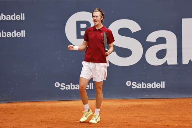 Sport Bilder des Tages Sebastian Korda (USA), APRIL14, 2025 - Tennis : Sebastian Korda celebrate after winning singles 1st round match against Matteo Arnardi on the Barcelona Open Banc Sabadell tennis tournament at the Real Club de Tenis de Barcelona in Barcelona, Spain. Noxthirdxpartyxsales  (287718035)