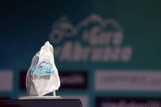 The Trophy before the Giro d™Abruzzo, stage 1 from Scerni to Crecchio (151 km) - Abruzzo, Italy - Tuesday, April 15, 2025. - cycling .  Copyright: xMassimoxPaolone LaPressex