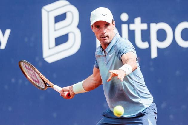 BMW Open Munich ATP 500 15 04 2025 Roberto Bautista Agut Spain in match against Botic Van De Zandschulp Netherlands BMW Open by Bitpanda Munich ATP 500 Day 4, Munich, MTTC Iphitos on 15 04 2025 Copyright: xBEAUTIFULxSPORTS Wunderlx