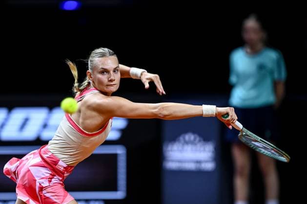 Dayana Yastremska Ukraine in action, on the ball, singles action during the match between Jelena Ostapenko Latvia vs Dayana Yastremska Ukraine during the Porsche Tennis Grand Prix Stuttgart 2025 Day 2 at Porsche Arena on April 15, 2025 in Stuttgart, Germany, Germany Photo by Harry Langer DeFodi Images Dayana Yastremska Ukraine controls the Ball at the match between Jelena Ostapenko Latvia vs Dayana Yastremska Ukraine during the Porsche Tennis Grand Prix Stuttgart 2025 Day 2 at Porsche Arena on April 15, 2025 in Stuttgart, Germany Photo by Harry Langer DeFodi Images Photo by Harry Langer DeFodi Images