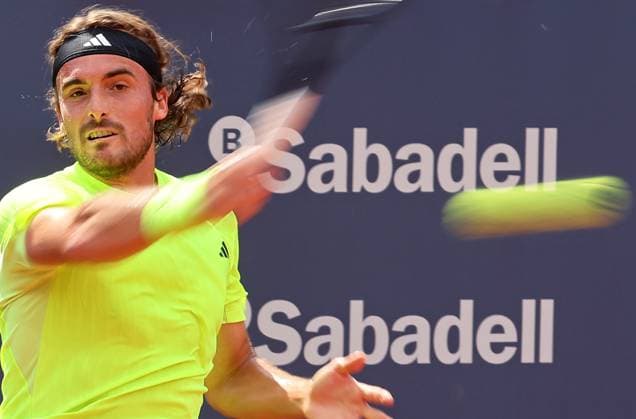Barcelona Open Banc Sabadell 2025 - Day Two Stefanos Tsitsipas plays during the match against Reilly Opelka on Day 2 of the Barcelona Open Banc Sabadell, 72nd Conde de Godo Trophy, at the Real Club Tennis Barcelona 1899, in Barcelona, Spain, on April 15, 2025. Barcelona Barcelona Spain  Copyright: xUrbanandsportx originalFilename:urbanandsport-tsitsipa250415_npUty.jpg