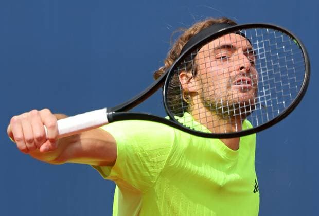 Barcelona Open Banc Sabadell 2025 - Day Two Stefanos Tsitsipas plays during the match against Reilly Opelka on Day 2 of the Barcelona Open Banc Sabadell, 72nd Conde de Godo Trophy, at the Real Club Tennis Barcelona 1899, in Barcelona, Spain, on April 15, 2025. Barcelona Barcelona Spain  Copyright: xUrbanandsportx originalFilename:urbanandsport-tsitsipa250415_np15v.jpg