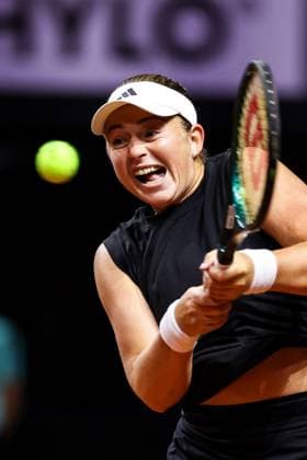 in the picture Jelena OSTAPENKO LAT Jelena OSTAPENKO LAT vs Dayana YASTREMSKA UKR GER, Porsche Tennis Grand Prix GP Stuttgart 2025, WTA500, 15 04 2025 GER, Porsche Tennis Grand Prix GP Stuttgart 2025, WTA500, 15 04 2025 Stuttgart Copyright: xEibner-Pressefoto RogerxBuerkex EP
