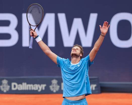 Yannick Hanfmann GER cheers after the win, jubilation, joy, emotion Tennis BMW Open 2025 ATP 500 MTTC Iphitos Munich Germany April 15, 2025 Copyright: xJuergenxHasenkopfx