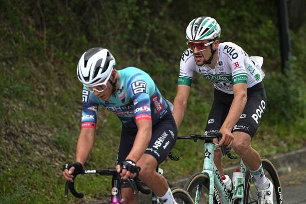 Matteo Zurlo (SC Padovani Polo Cherry Bank) and Diego Bracalente (MBH Bank Ballan Csb) lead the race during the Giro d™Abruzzo, stage 1 from Scerni to Crecchio (151 km) - Abruzzo, Italy - Tuesday, April 15, 2025. - cycling .  Copyright: xMarcoxAlpozzi LaPressex