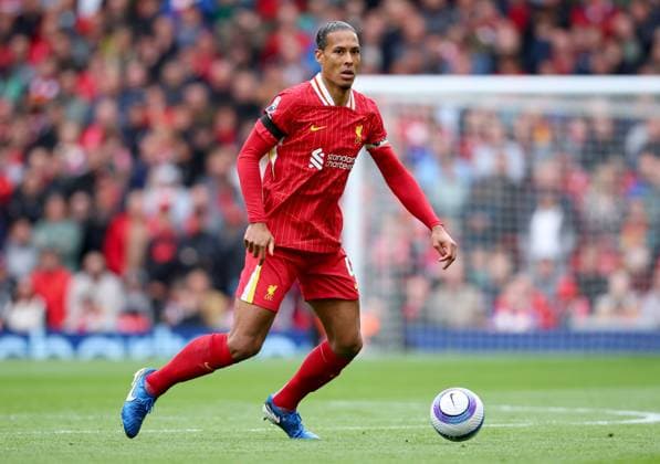 Liverpool FC v West Ham United FC - Premier League Virgil van Dijk of Liverpool on the ball during the Premier League match between Liverpool FC and West Ham United FC at Anfield on April 13, 2025 in Liverpool, England. Liverpool Anfield England United Kingdom Copyright: xEdxSykes Sportsphoto APLx 14125529