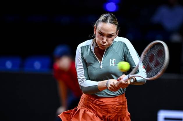 Donna Vekic Croatia in action, on the ball, single action during the match between Donna Vekic Croatia vs Jana Fett Croatia during the Porsche Tennis Grand Prix Stuttgart 2025 Day 2 at Porsche Arena on April 15, 2025 in Stuttgart, Germany Photo by Harry Langer DeFodi Images Donna Vekic Croatia controls the Ball at the match between Donna Vekic Croatia vs Jana Fett Croatia during the Porsche Tennis Grand Prix Stuttgart 2025 Day 2 at Porsche Arena on April 15, 2025 in Stuttgart, Germany Photo by Harry Langer DeFodi Images