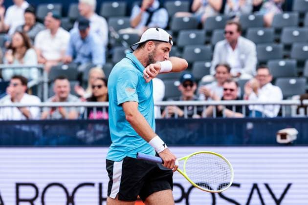 BMW Open Munich ATP 500 15 04 2025 Jan Lennard Struff Germany , wipe mouth, frustration, frustrated, in match against Francisco Cerundolo Argentina BMW Open by Bitpanda Munich ATP 500 Day 4, Munich, MTTC Iphitos on 15 04 2025 Copyright: xBEAUTIFULxSPORTS Wunderlx