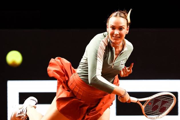 In the picture Donna Vekic CRO Donna Vekic CRO vs Jana Fett CRO GER, Porsche Tennis Grand Prix GP Stuttgart 2025, WTA500, 15 04 2025 GER, Porsche Tennis Grand Prix GP Stuttgart 2025, WTA500, 15 04 2025 Stuttgart Copyright: xEibner-Pressefoto RogerxBuerkex EP