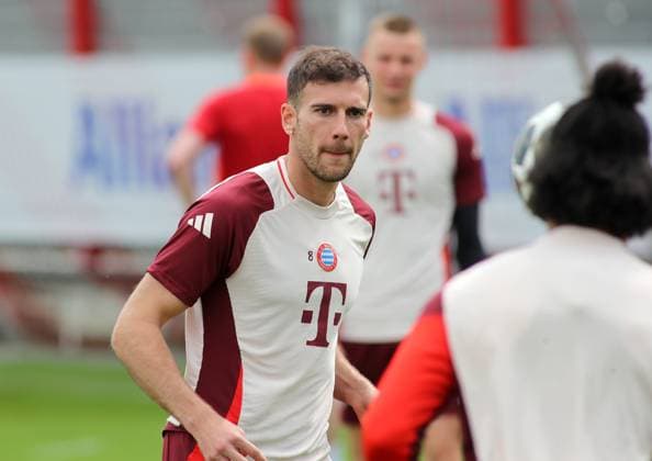 Football, Men, Champions League, Season 2024 2025, FC Bayern Munich, Final training Leon Goretzka FC Bayern Munich concentrated, head, upper body