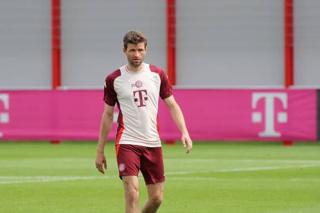 Football, Men, Champions League, Season 2024 2025, FC Bayern Munich, Final training Thomas Müller, Mueller FC Bayern Munich on the pitch