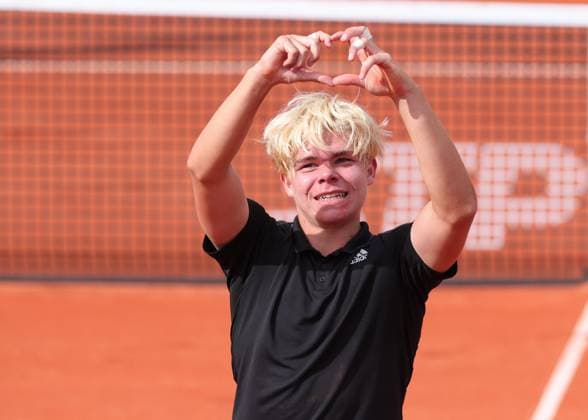 Diego Dedura Palomero GER celebrates after winning the Tennis BMW Open 2025 ATP 500 MTTC Iphitos Munich Germany April 15, 2025 Copyright: xJuergenxHasenkopfx