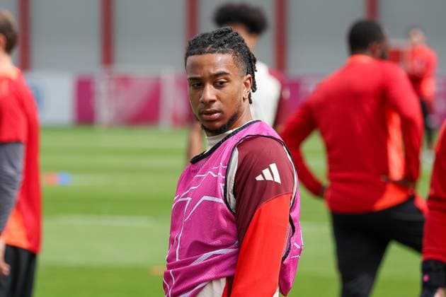 Michael Olise FC Bayern Muenchen, 17 , GER, Final training, FC Bayern Muenchen, Football, UEFA Champions League, Quarter-final second leg, 2024 2025 season, 15 04 2025, GER, Final training, FC Bayern Muenchen, Football, UEFA Champions League, Quarter-final second leg, 2024 2025 season, 15 04 2025 Muenchen Copyright: xEibner-Pressefoto JennixMaulx EP_JML