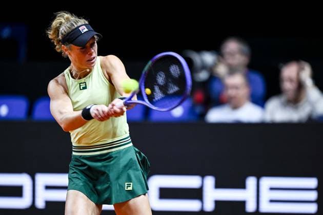 Laura Siegemund Germany in action, on the ball, singles action during the match between Jule Niemeier Germany vs Laura Siegemund Germany during the Porsche Tennis Grand Prix Stuttgart 2025 Day 2 at the Porsche Arena on April 15, 2025 in Stuttgart, Germany, Germany Photo by Harry Langer DeFodi Images Laura Siegemund Germany controls the Ball at the match between Jule Niemeier Germany vs Laura Siegemund Germany during the Porsche Tennis Grand Prix Stuttgart 2025 Day 2 at Porsche Arena on April 15, 2025 in Stuttgart, Germany Photo by Harry Langer DeFodi Images Photo by Harry Langer DeFodi Images
