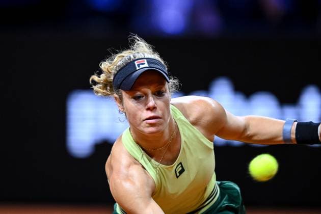 Laura Siegemund Germany in action, on the ball, singles action during the match between Jule Niemeier Germany vs Laura Siegemund Germany during the Porsche Tennis Grand Prix Stuttgart 2025 Day 2 at the Porsche Arena on April 15, 2025 in Stuttgart, Germany, Germany Photo by Harry Langer DeFodi Images Laura Siegemund Germany controls the Ball at the match between Jule Niemeier Germany vs Laura Siegemund Germany during the Porsche Tennis Grand Prix Stuttgart 2025 Day 2 at Porsche Arena on April 15, 2025 in Stuttgart, Germany Photo by Harry Langer DeFodi Images Photo by Harry Langer DeFodi Images